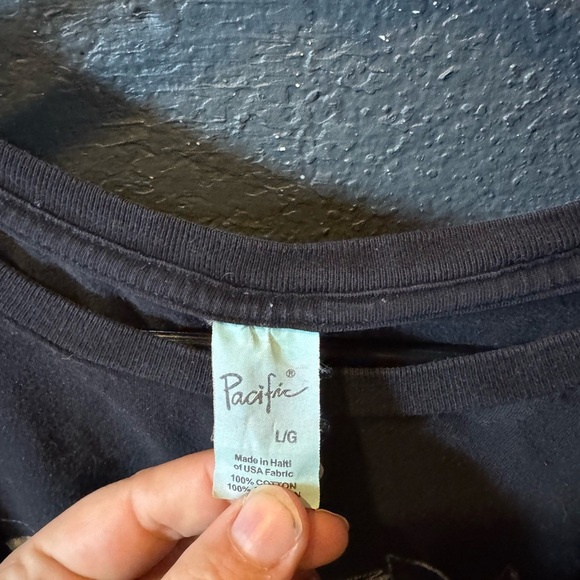 Men’s Pacifica Green Day Black Tee with Graphic - Picture 3 of 4